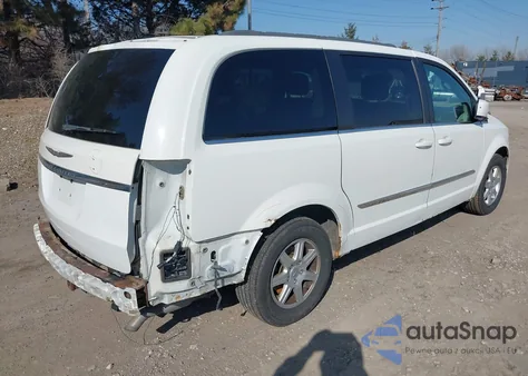 2011 Chrysler Town & Country Touring из США, поврежденный, VIN 2A4RR5DG0BR746890